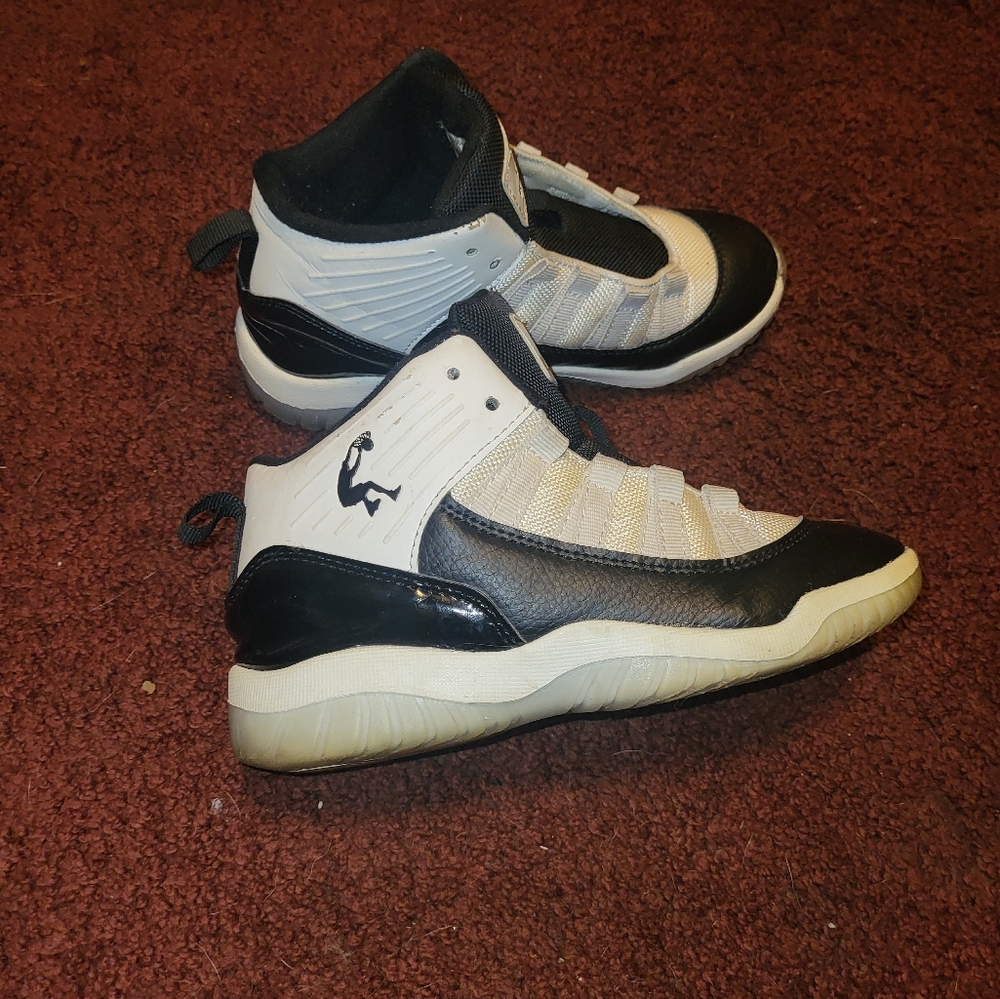 Kids Shaq shoes size 2 - Picture 4 of 5